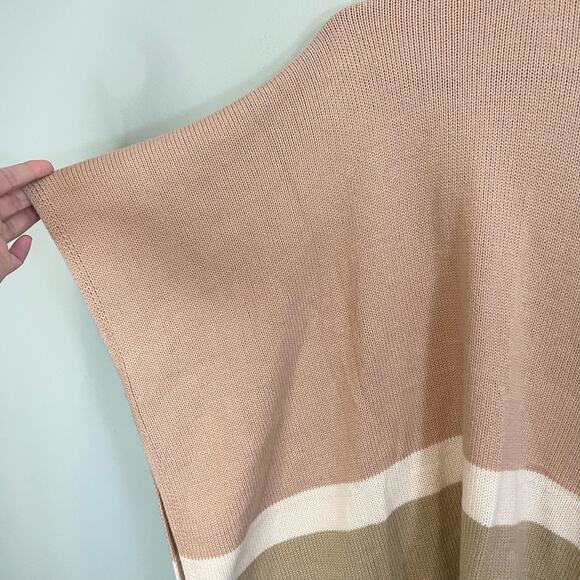 FRANCESCA'S Shawl Wrap Poncho Cape Cardigan Women's Knitted Colorblock Rose NWT - Picture 3 of 8